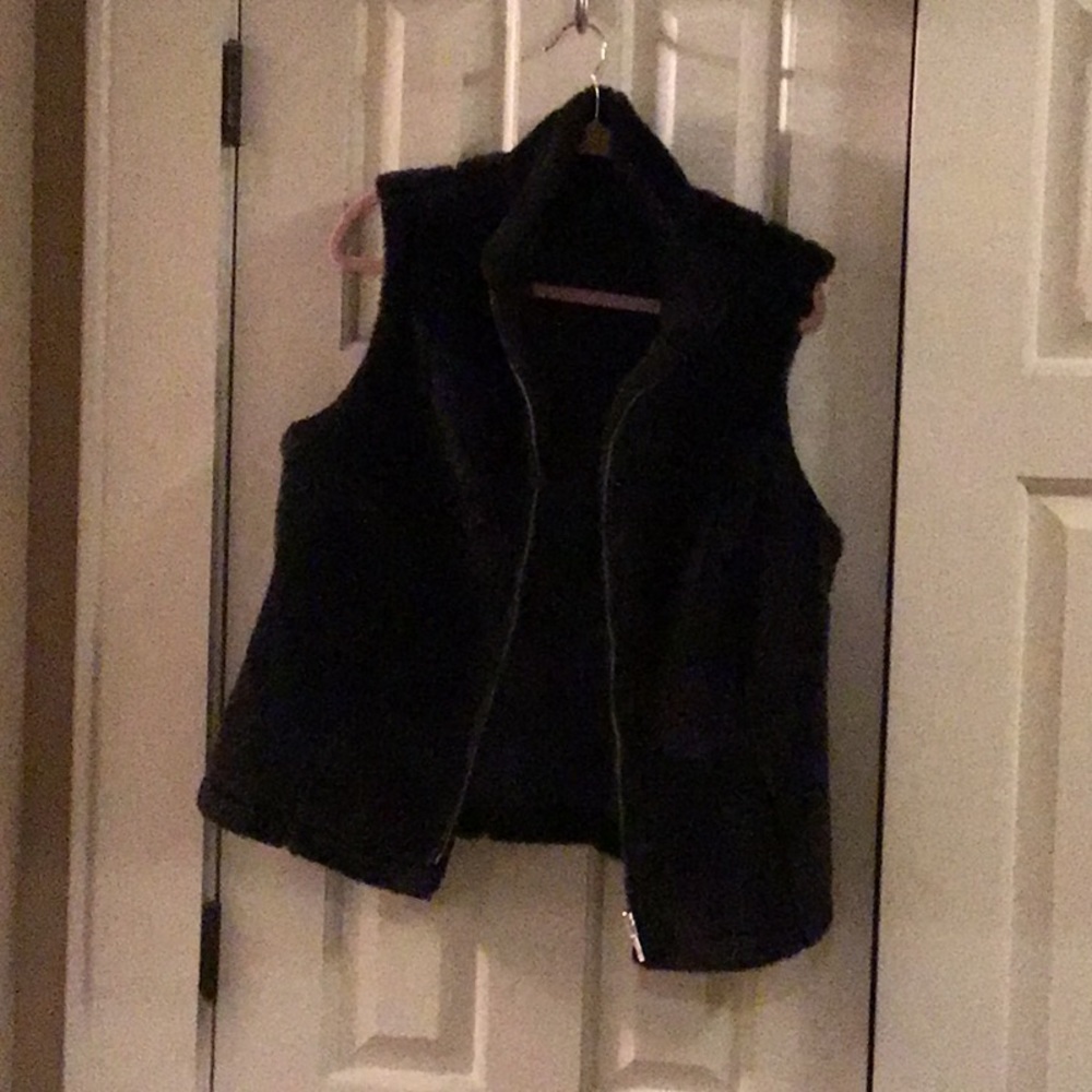 BLACK FAUX FUR VEST